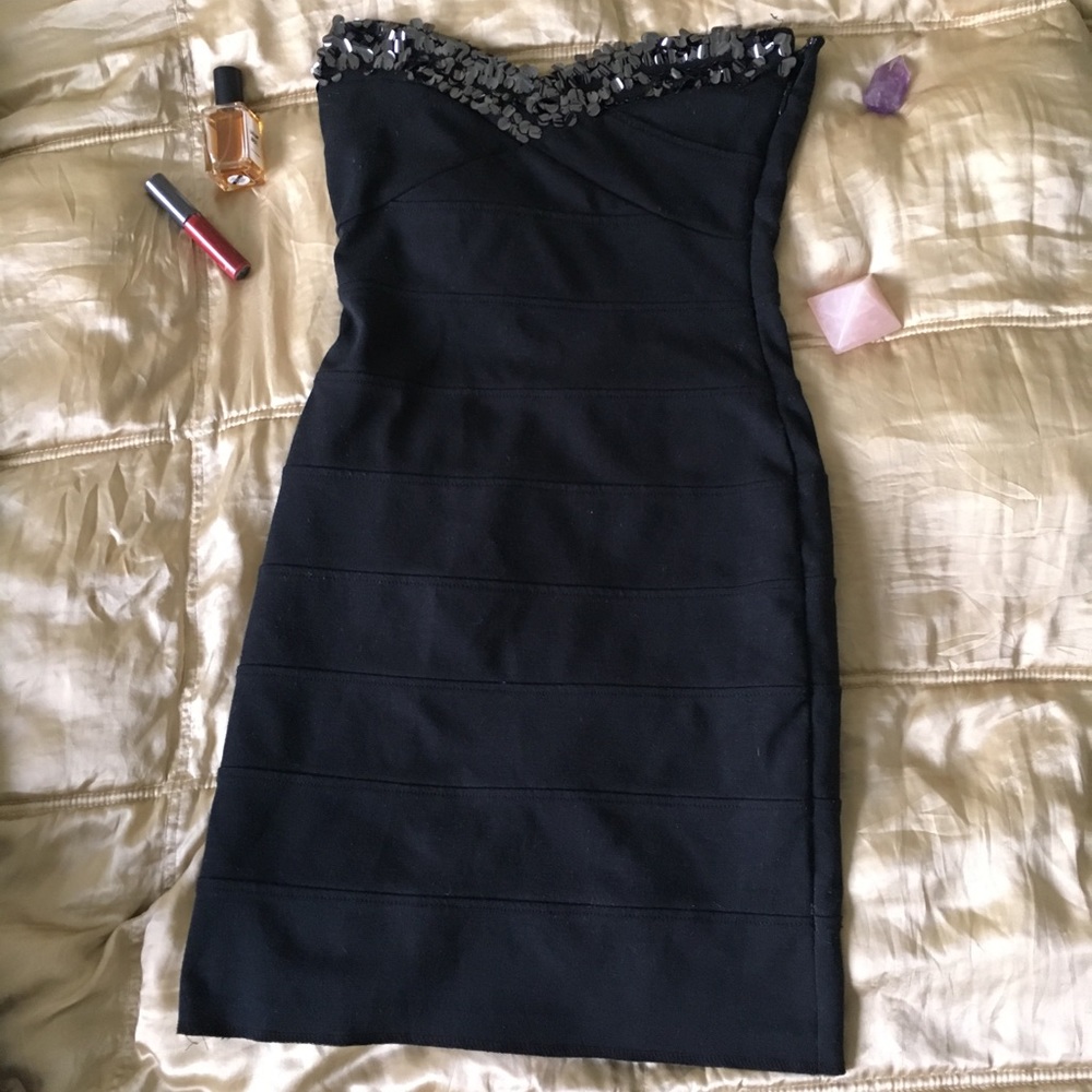 sparkly bodycon sweetheart mini dress